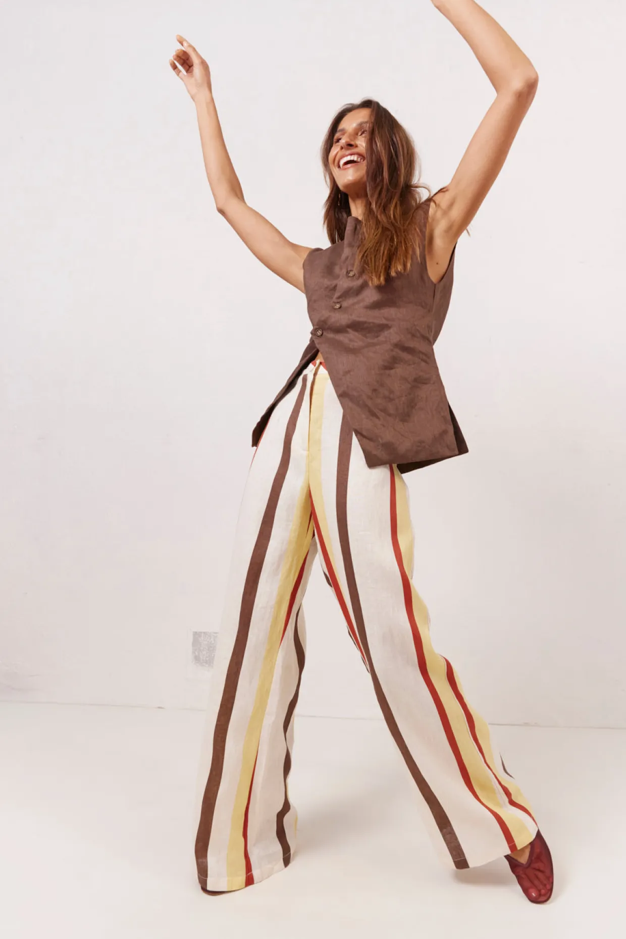 Aria Linen Vest Chocolate