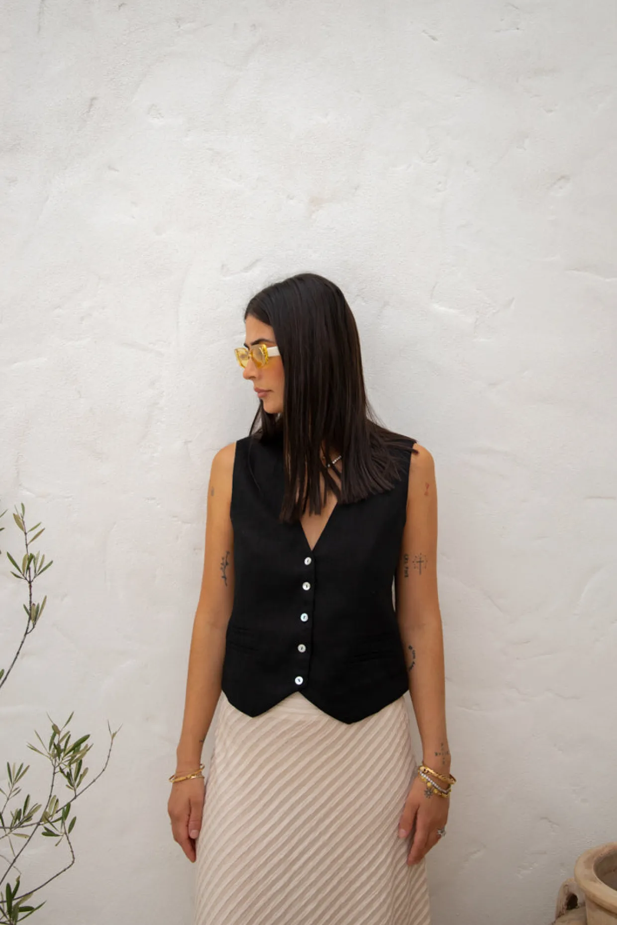 Italian Streets Linen Vest Black