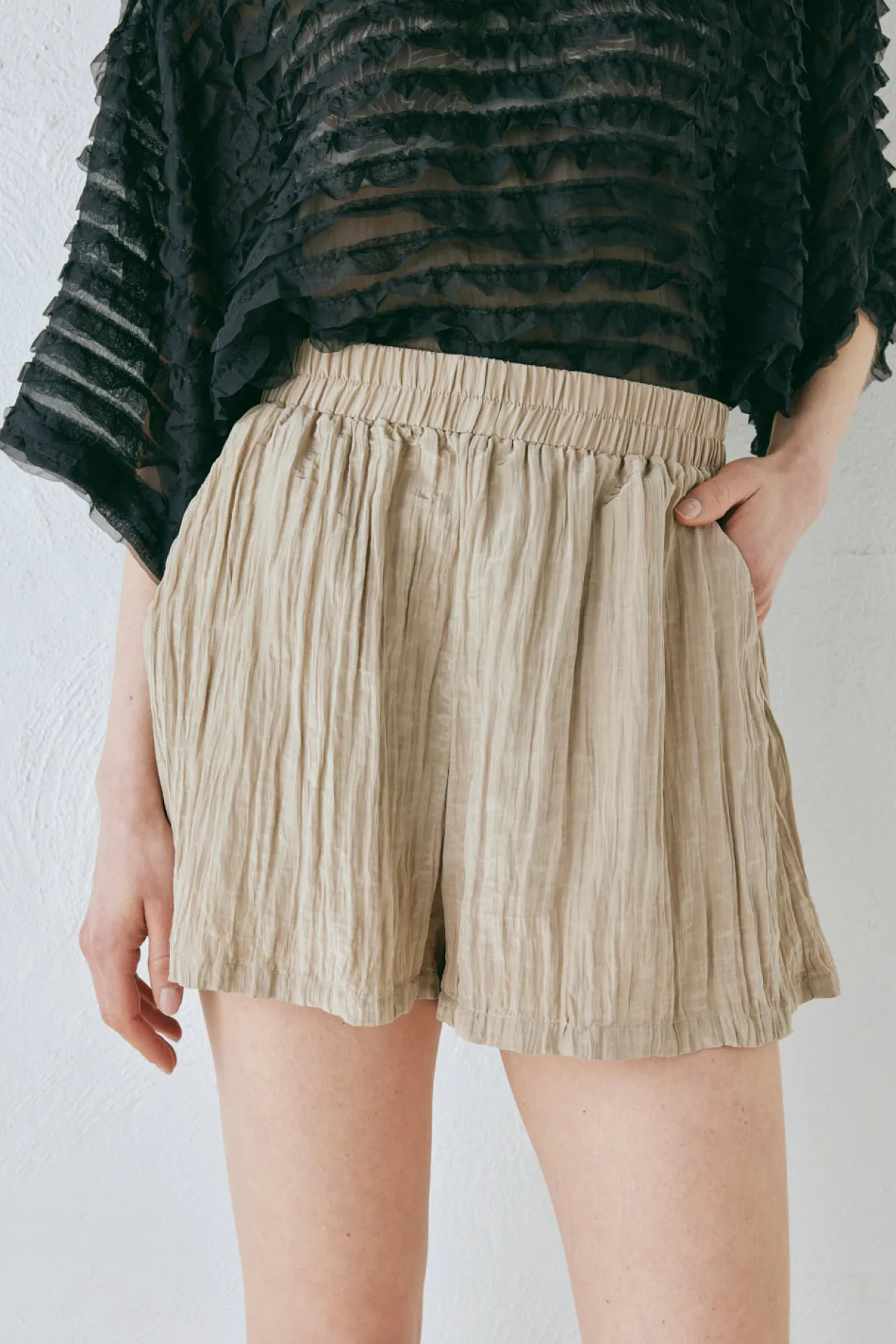 The Sea & I Shorts Taupe