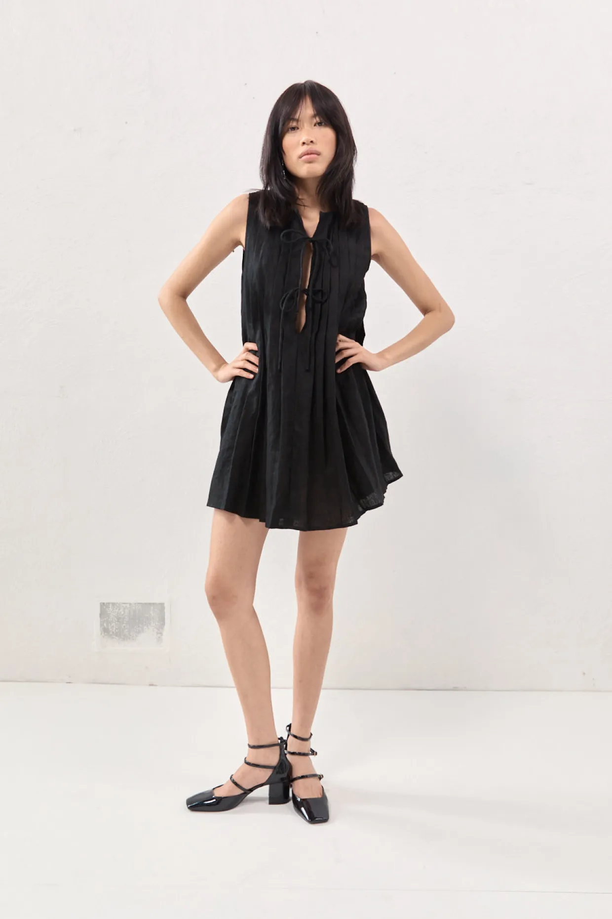 Valeria Linen Mini Dress Black