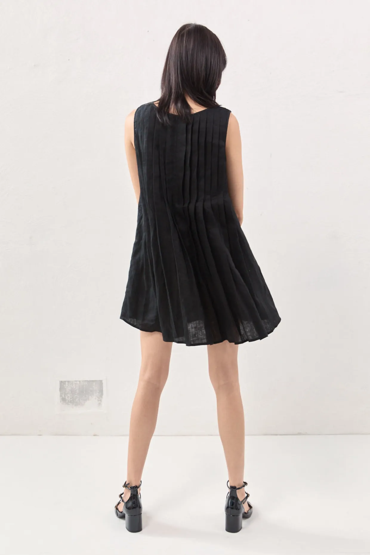Valeria Linen Mini Dress Black