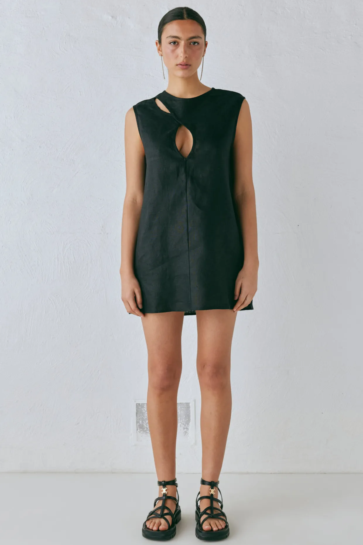Yuri Linen Mini Dress Black